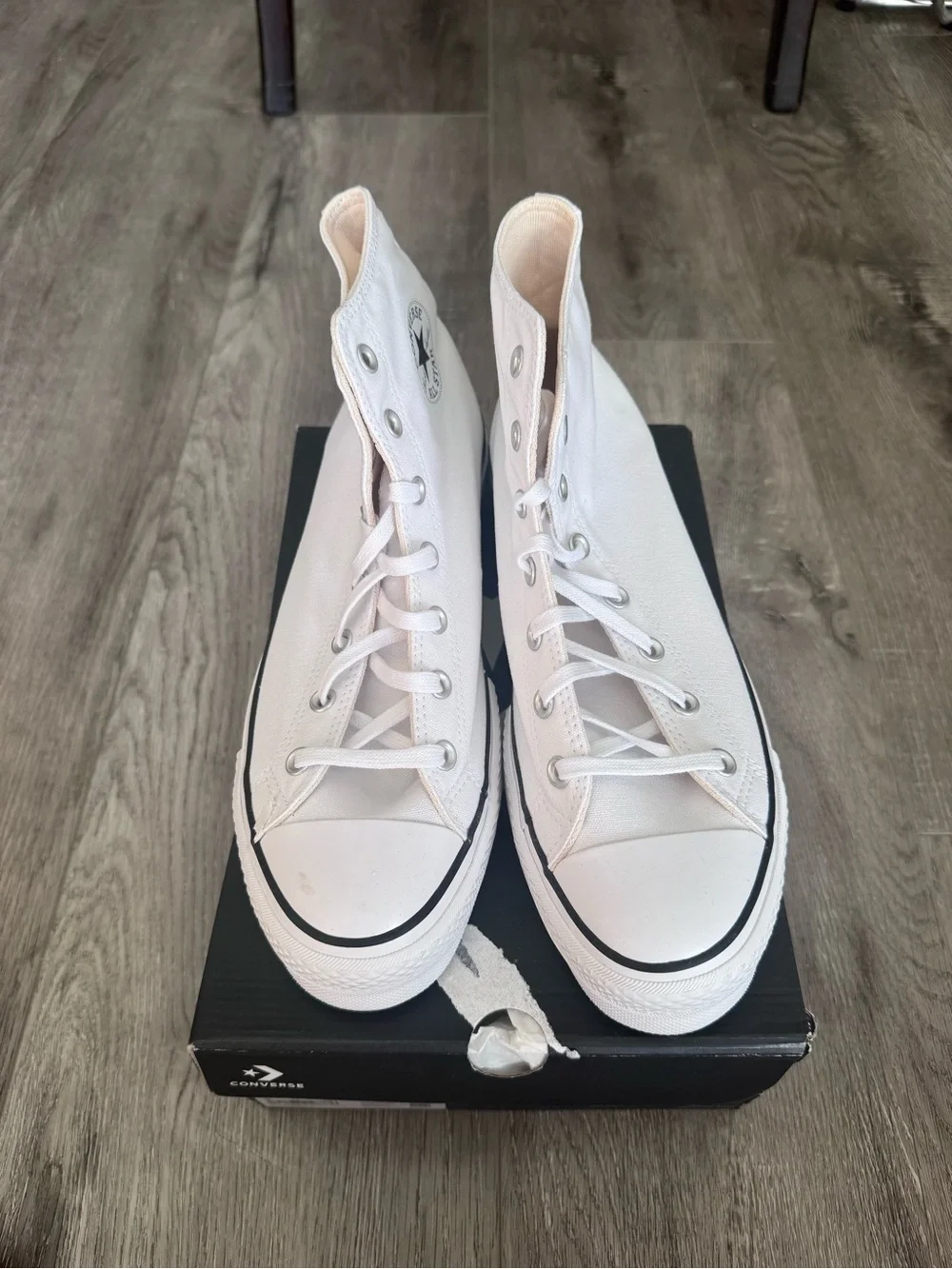 Men 10.5 Women 12 - Converse chuck taylor all star lift platform high top white